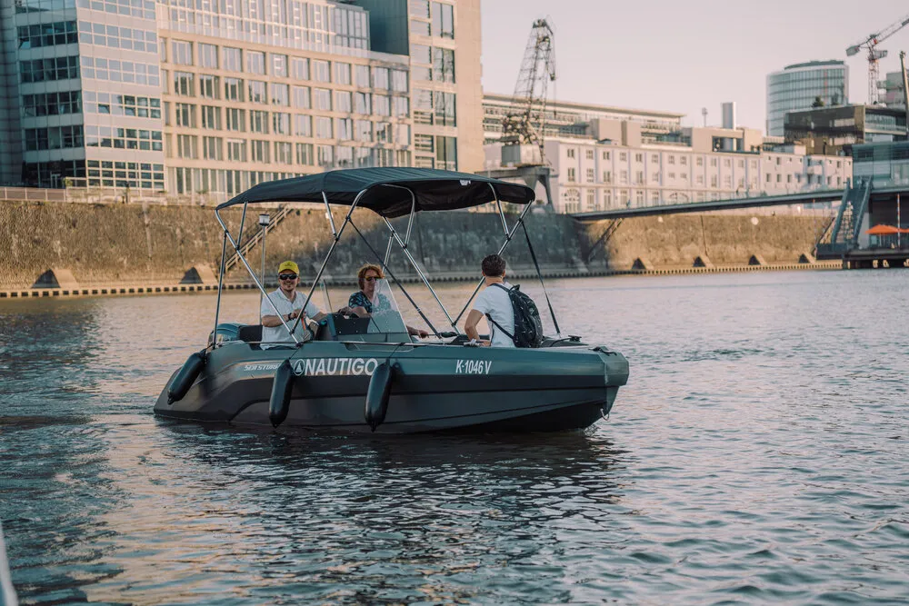 SeaStorm 17 in Düsseldorf media harbor with crew on board